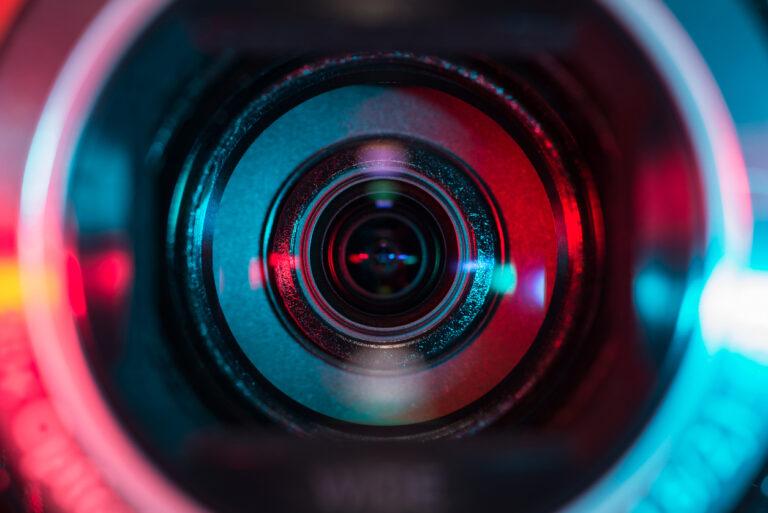 camera-lens-red-blue